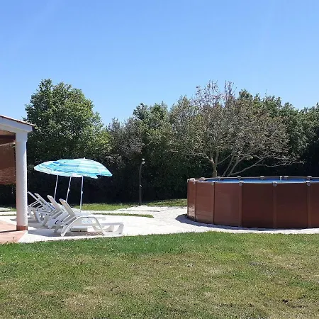 Dom wakacyjny Tranquil In With Swimming Pool Pula