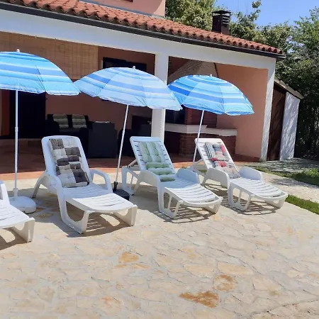 Holiday home Tranquil In With Swimming Pool Pula