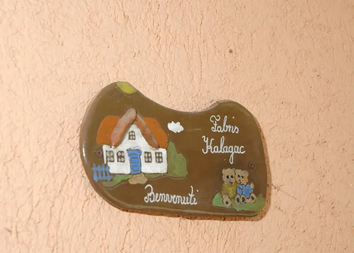 Charming Pool Near Feriehus *