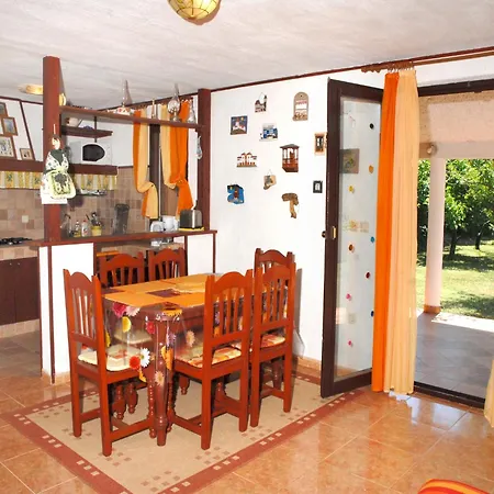 Charming Pool Near Holiday home *