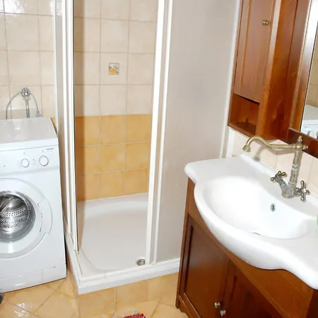 Charming Pool Near *