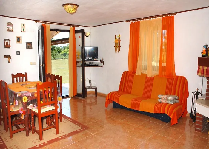 Charming Pool Near Prázdninový dům